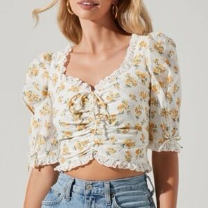 ASTR The Label Floral Puff Sleeve Top